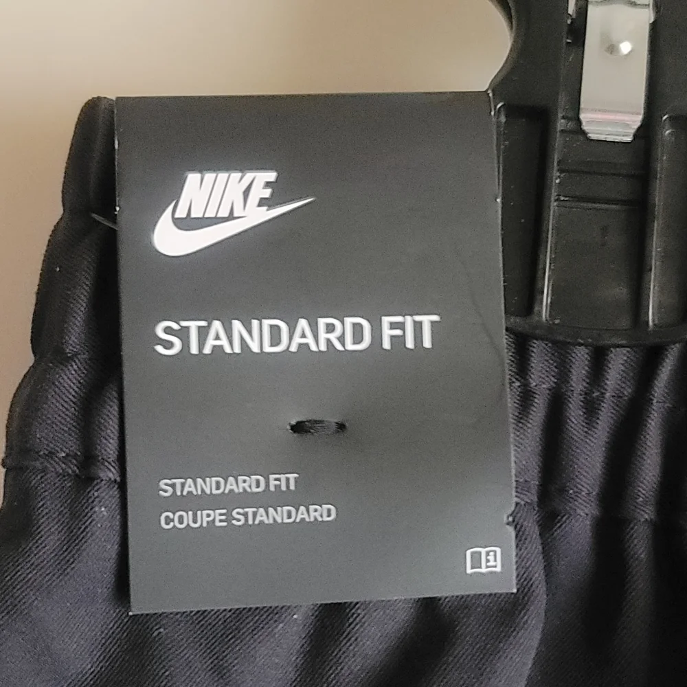 Women's Nike Sportswear Swoosh High Rise Cargo Shorts, Black - Medium - Picture 9 of 12